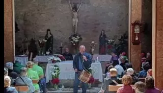 Agustín Borges "El Madrileño" canta al Cristo del Pino en la romería de la Santa Cruz de Fermoselle