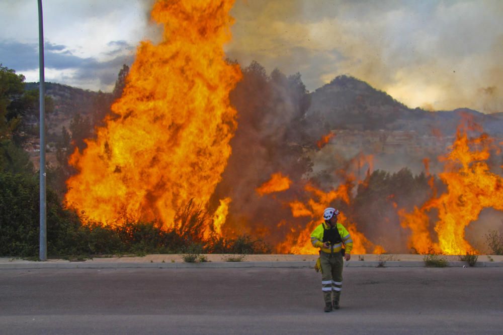 Un incendio pone en riesgo varias fábricas de Alco