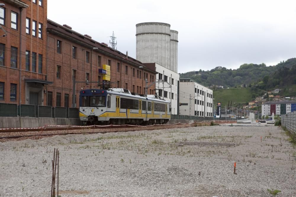 Los trenes de FEVE vuelven a funcionar en Langreo