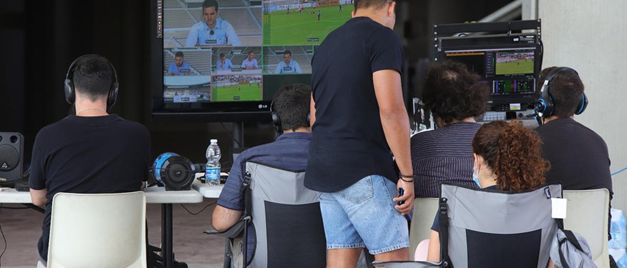 Imagen de un estudio de televisión, en un partido de Primera RFEF.