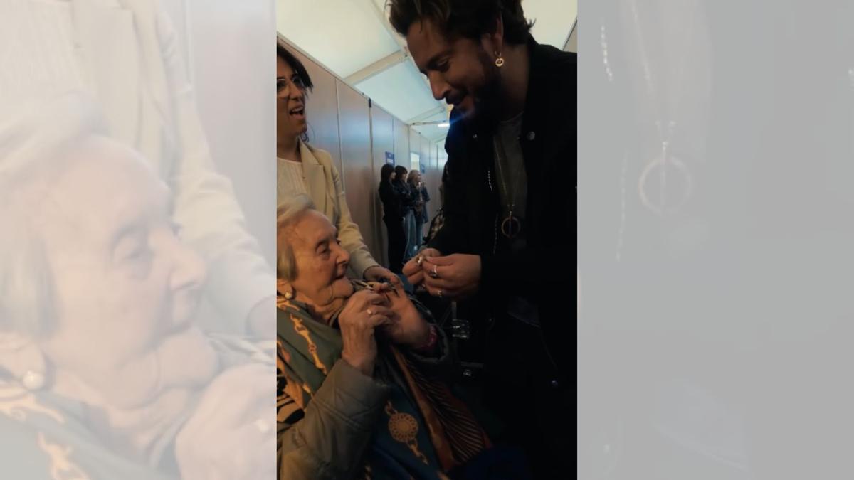 Captura de un momento del encuentro entre Manu Carrasco y Conchita en Zaragoza