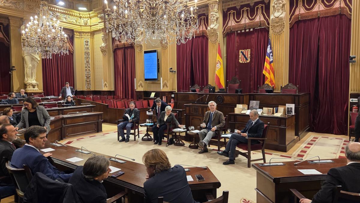 Los ponentes explicaron la figura política que ha representado Maura para la historia política