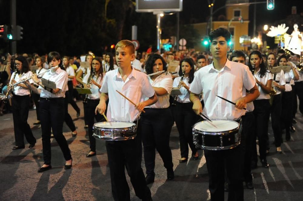 Desfile de Moros y Cristianos por las calles de Mu