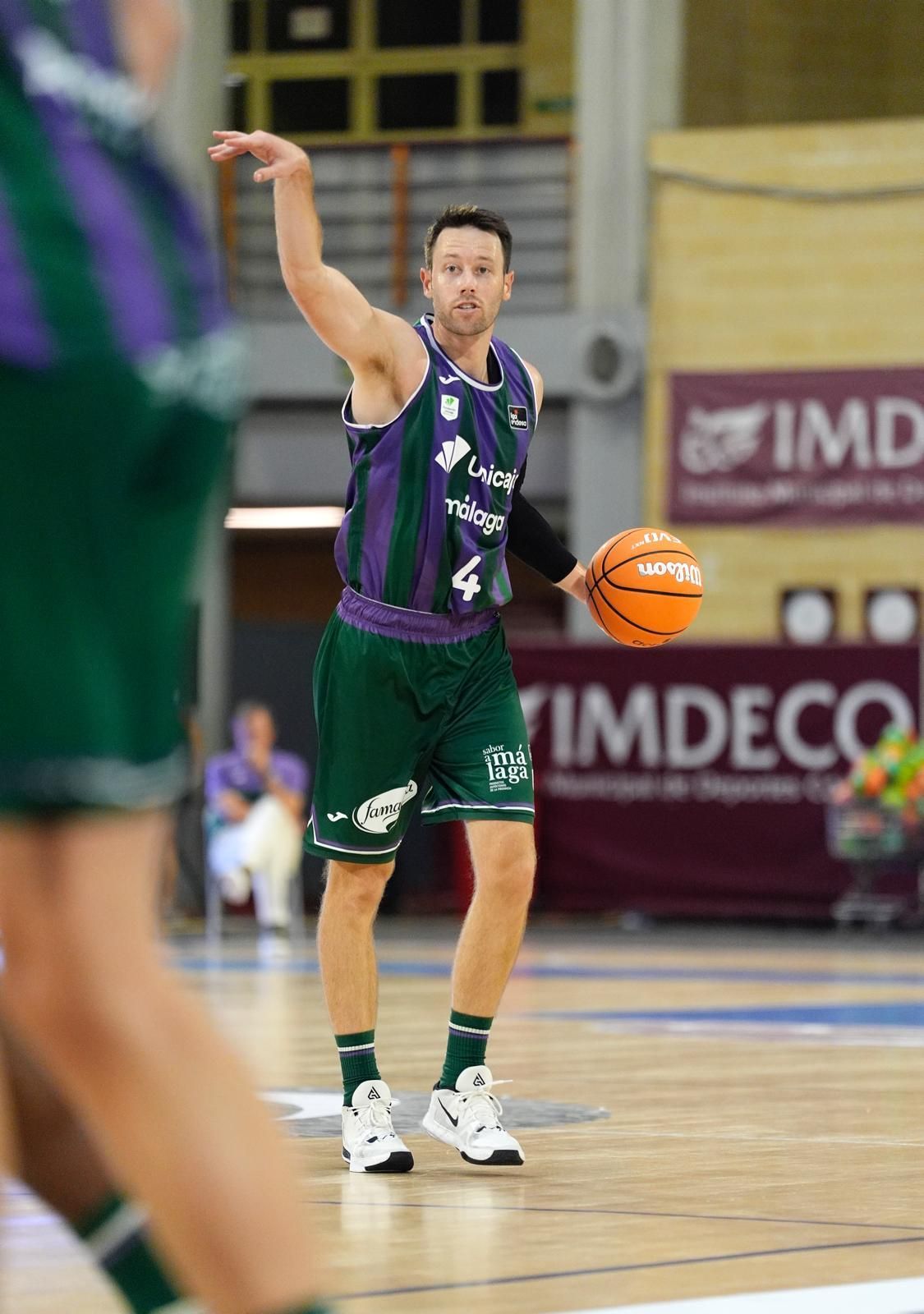 Momentos del partido amistoso entre el Unicaja y el Coviran Granada, que ha tenido lugar este sábado en Córdoba. El encuentro ha permitido disputar el título de la Copa Andalucía