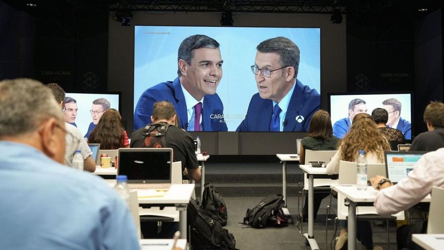 Zwei Stunden sich ins Wort fallen und sich gegenseitig der Lüge bezichtigen: das TV-Duell von Sánchez (li.) und Núñez Feijóo.