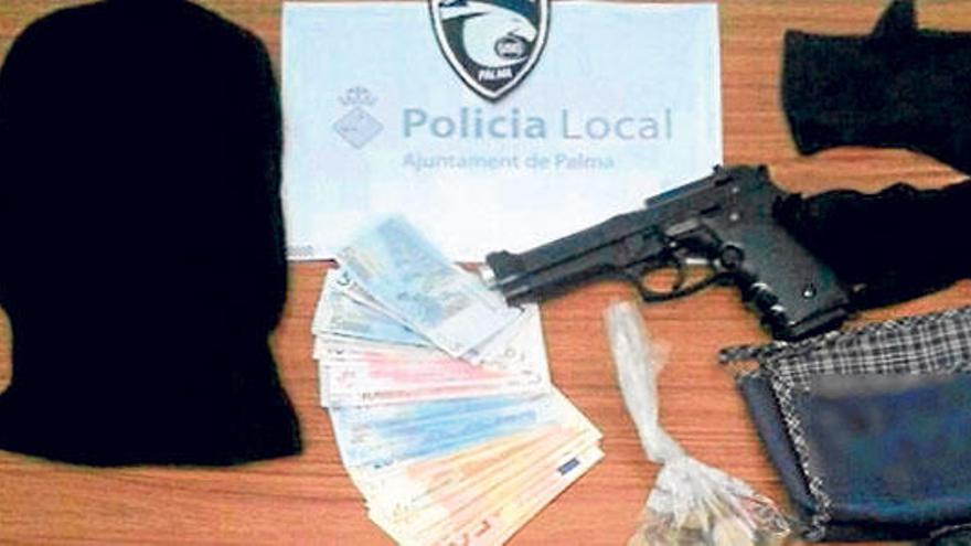 Un detenido por atracar un comercio con una pistola simulada