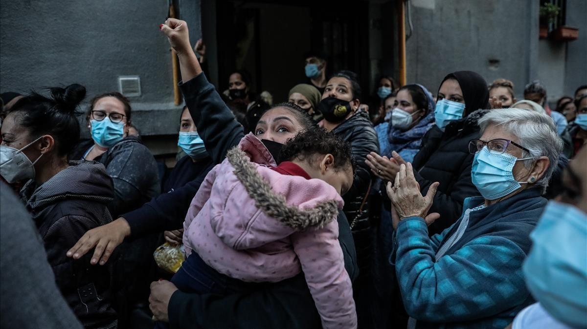 Protesta ante el desalojo de una familia en Nou Barris, Barcelona, en octubre del 2020.