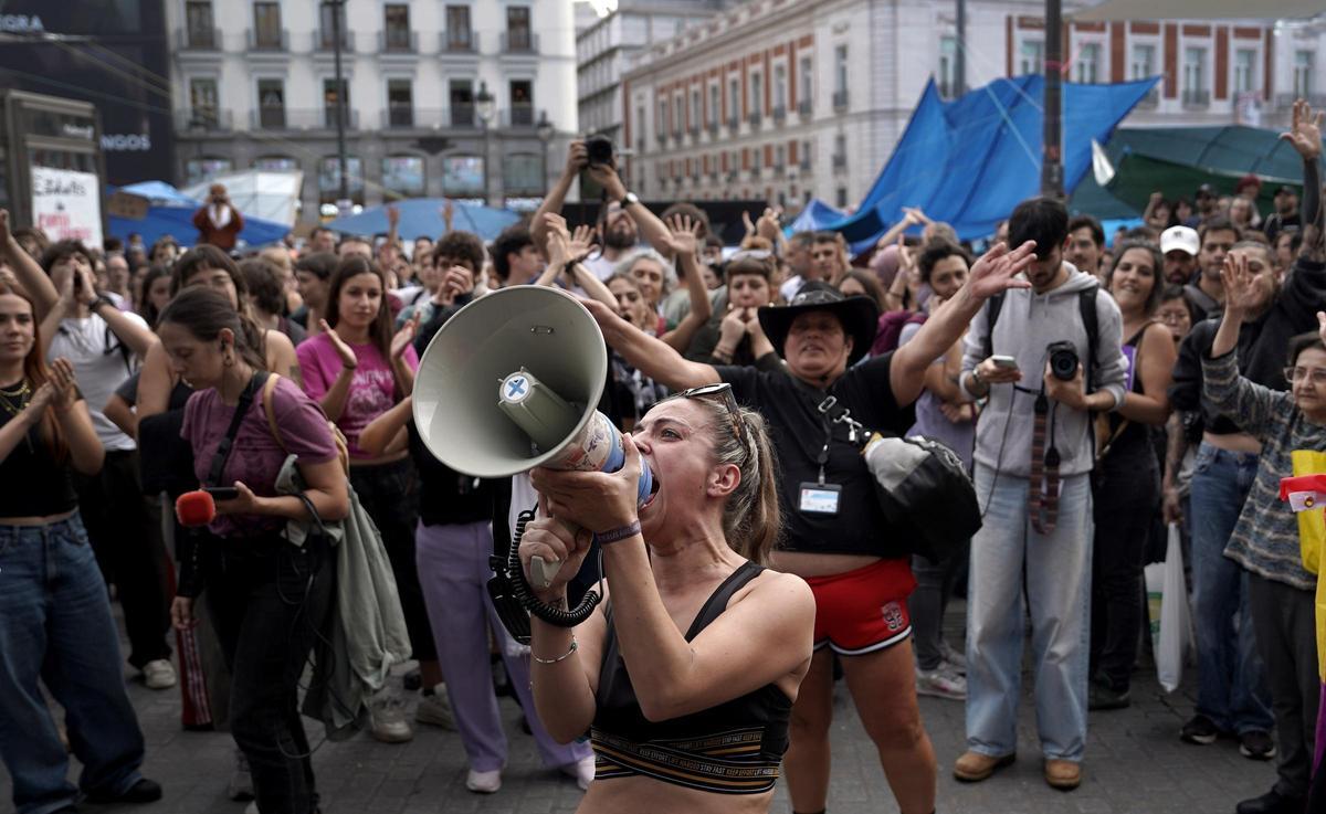 En imágenes | Acampada en la Puerta del Sol en protesta por la situación de la vivienda en España