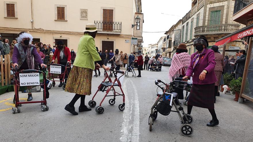 Una Rua festiva y reivindicativa