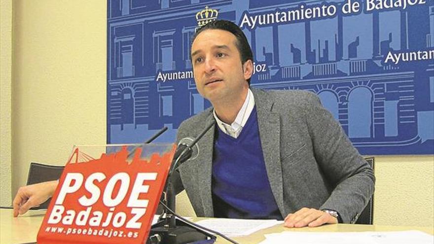 El PSOE de Badajoz apoya su tesis de cobros en los poblados con un informe de Tesorería
