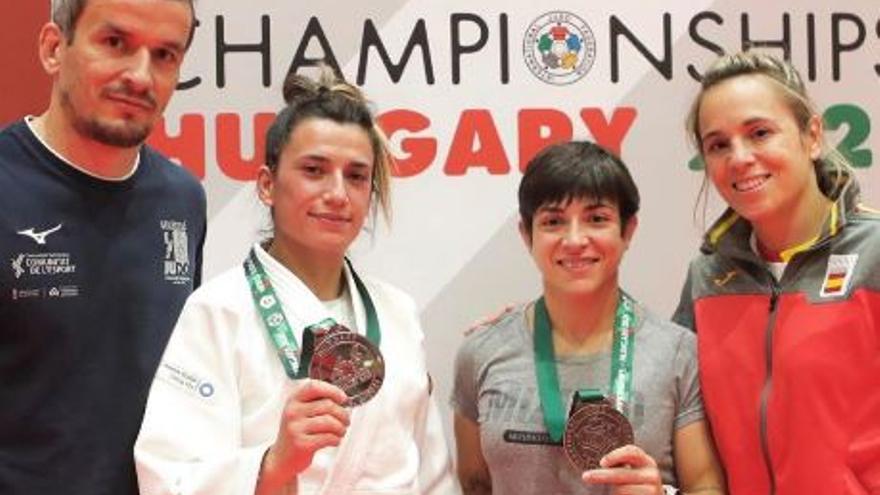 Ana Pérez y Julia Figueroa , medallistas mundiales con Laura Gómez y Sugoi Uriarte