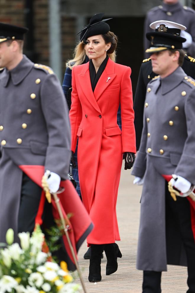 Kate Middleton con abrigo rojo en el Día de San David