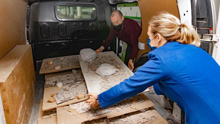 Benidorm traslada las teselas del mural de Gastón Castelló para su restauración