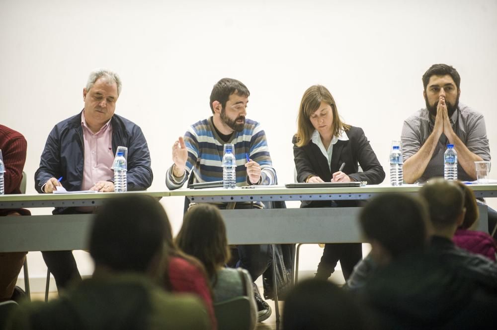 Novo Mesoiro debate sobre el nuevo colegio