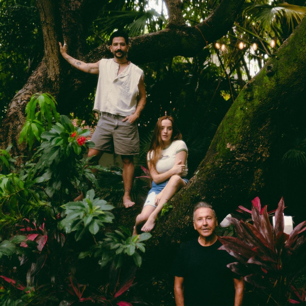 Portada de la nueva versión de 'Si tuviera que elegir', de Ricardo Montaner, junto a Camilo y Evaluna.