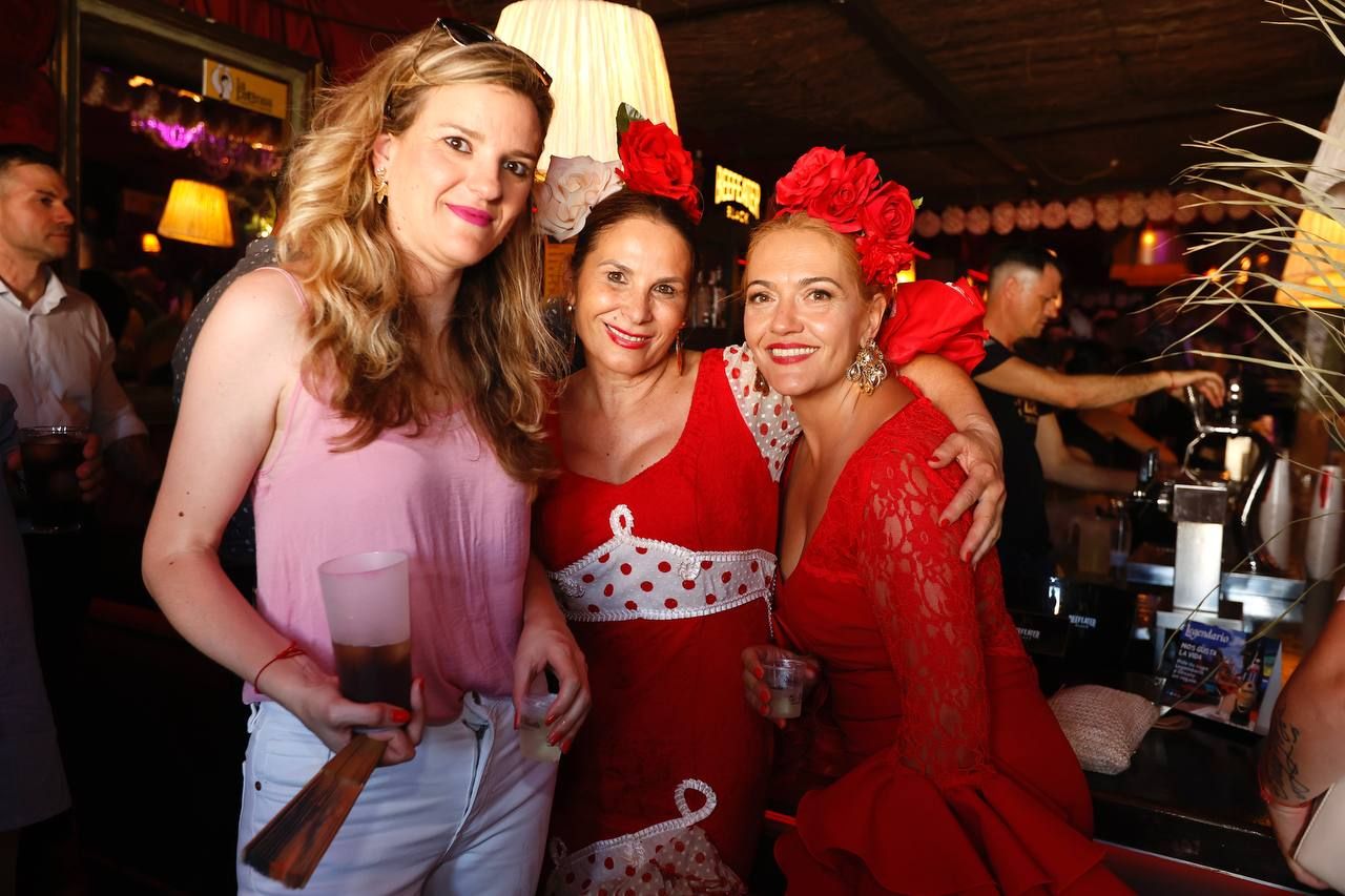 El tardeo se impone en las casetas de la Feria de Córdoba para disfrute de propios y extraños