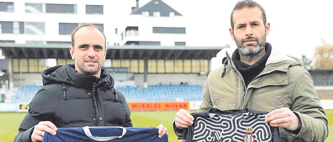 LOS CAPITANES DEL MARINO (GUAYA) Y DEL AVILÉS (DAVO) EN EL CAMPO DE MIRAMAR, LUANCO