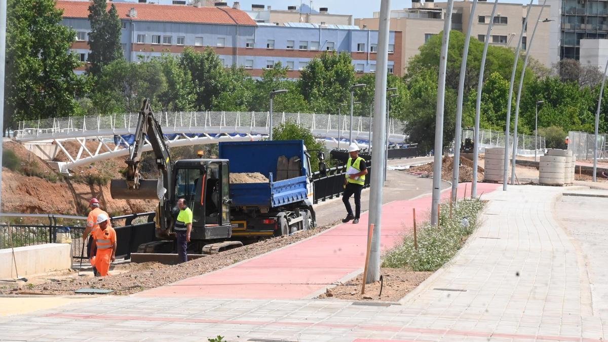 Últimas obras junto al cauce del riu Sec de Castelló.