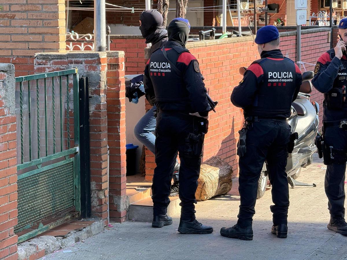 Les imatges de l'operatiu policial contra una organització criminal de tràfic internacional de drogues a Figueres