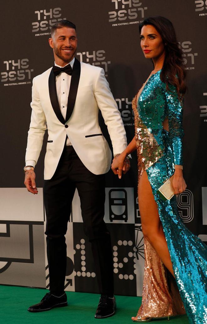 El jugador del Real Madrid Sergio Ramos con su pareja Pilar Rubio  a su llegada a los premios FIFA the Best 2018 en Londres