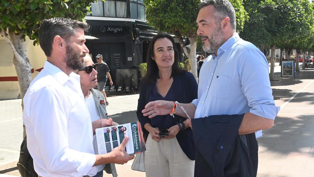 El presidente de CS Andalucía, Andrés Reche, junto al candidato a la Alcaldía de Marbella, Ángel Mora.