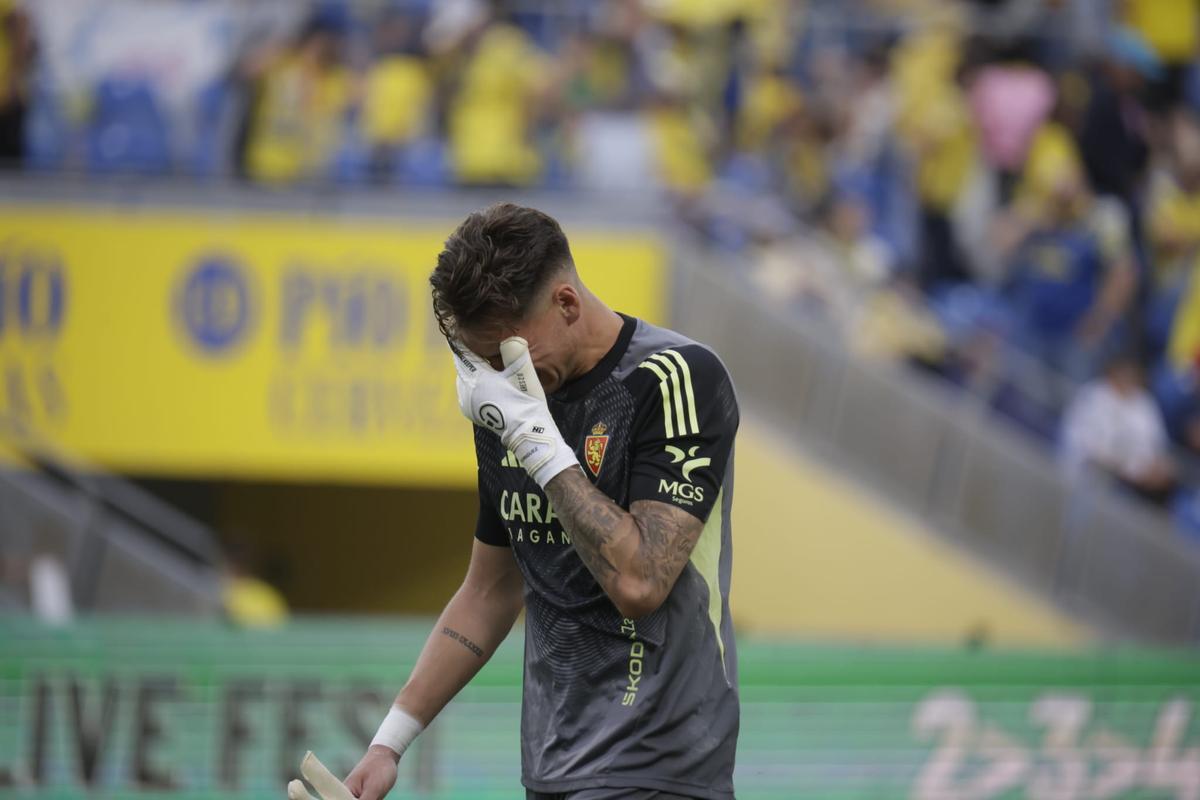 Adrián, desconsolado al final del partido.