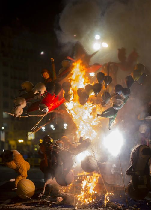 Cremà de la falla municipal infantil 2018