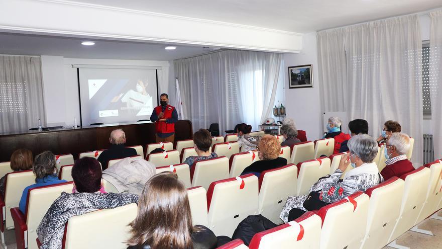 Cruz Roja en Zamora atendió a 120 personas cuidadoras el pasado año