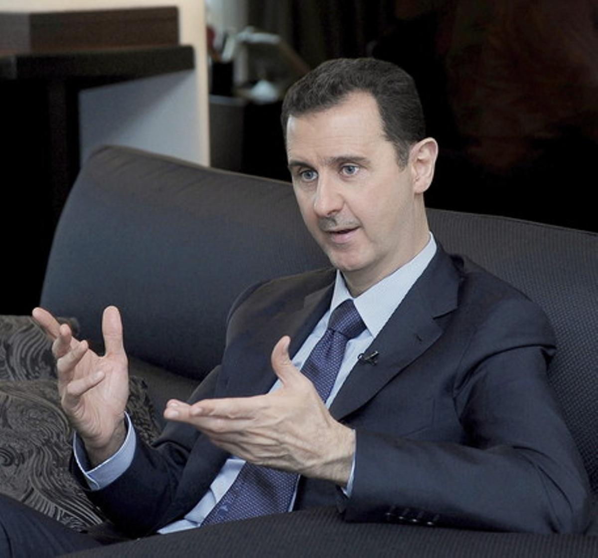 Baixar al-Assad, durant una entrevista amb periodistes del diari rus ’Izvestia’ a Damasc.