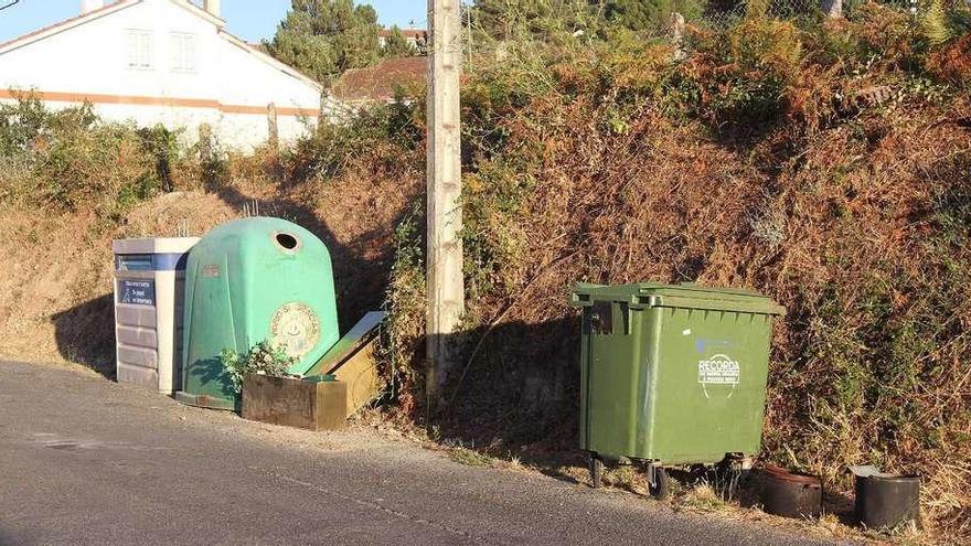 Una de las zonas del rural del municipio en el que se acumula basura, y que es objeto de denuncia vecinal. // Iñaki Osorio