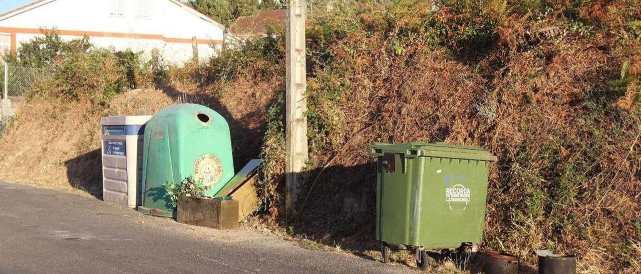 Una de las zonas del rural del municipio en el que se acumula basura, y que es objeto de denuncia vecinal. // Iñaki Osorio