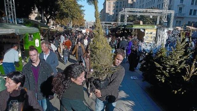Una imagen de la Fira de Santa Llúcia, en la avenida de la Catedral, el año pasado.