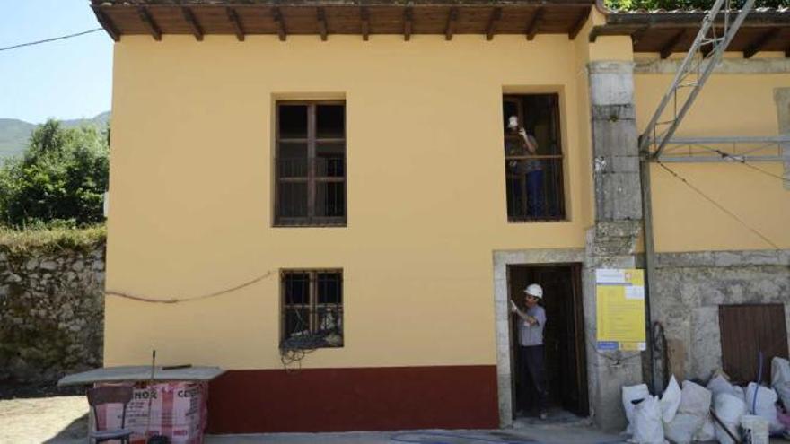 Las escuelas de Cuerres, en obras.