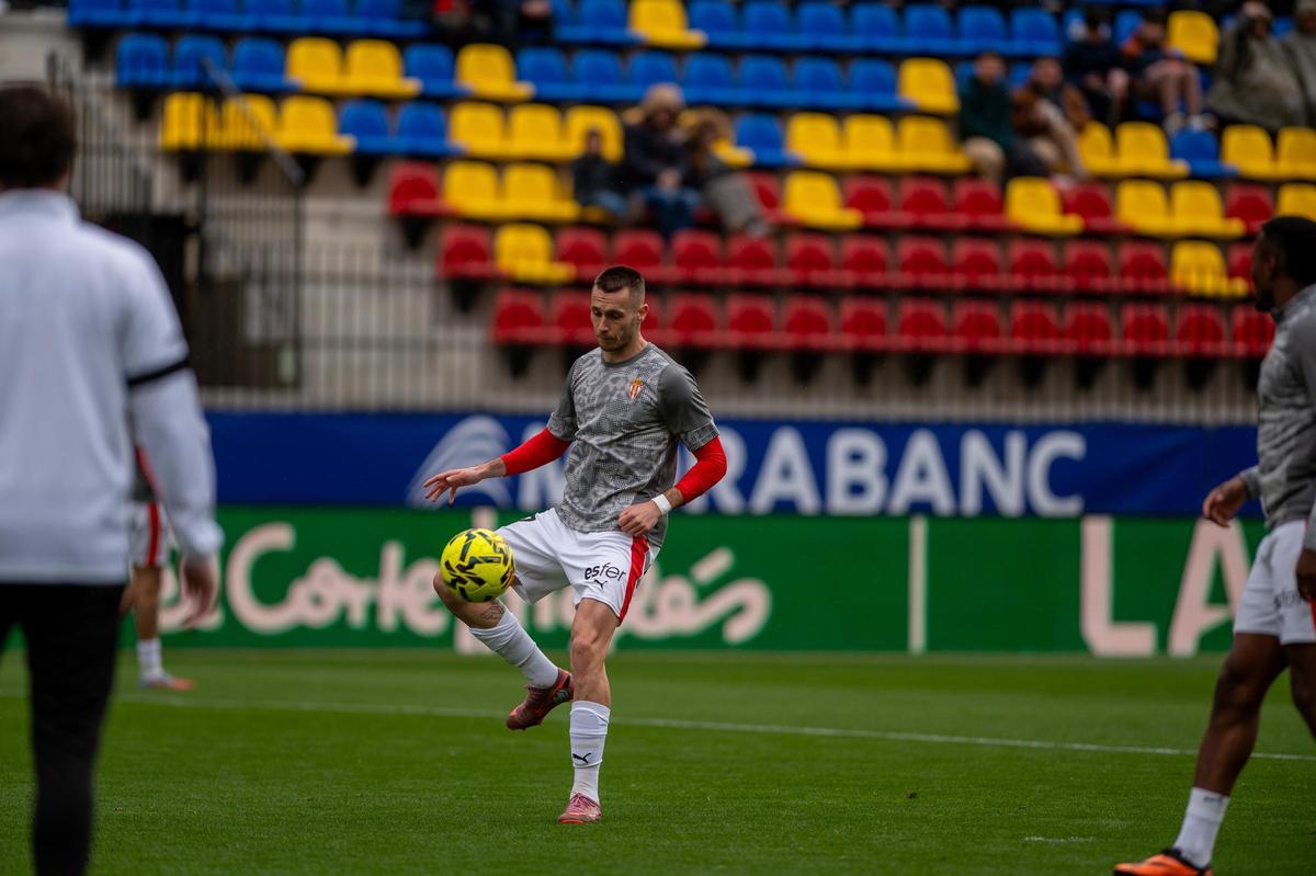 En imágenes: las fotos del partido entre el Andorra y el Sporting de Gijón