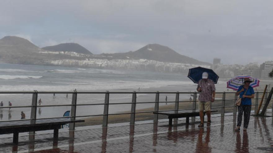 Canarias se moja con un rocío de otoño mientras Leslie castiga la Península