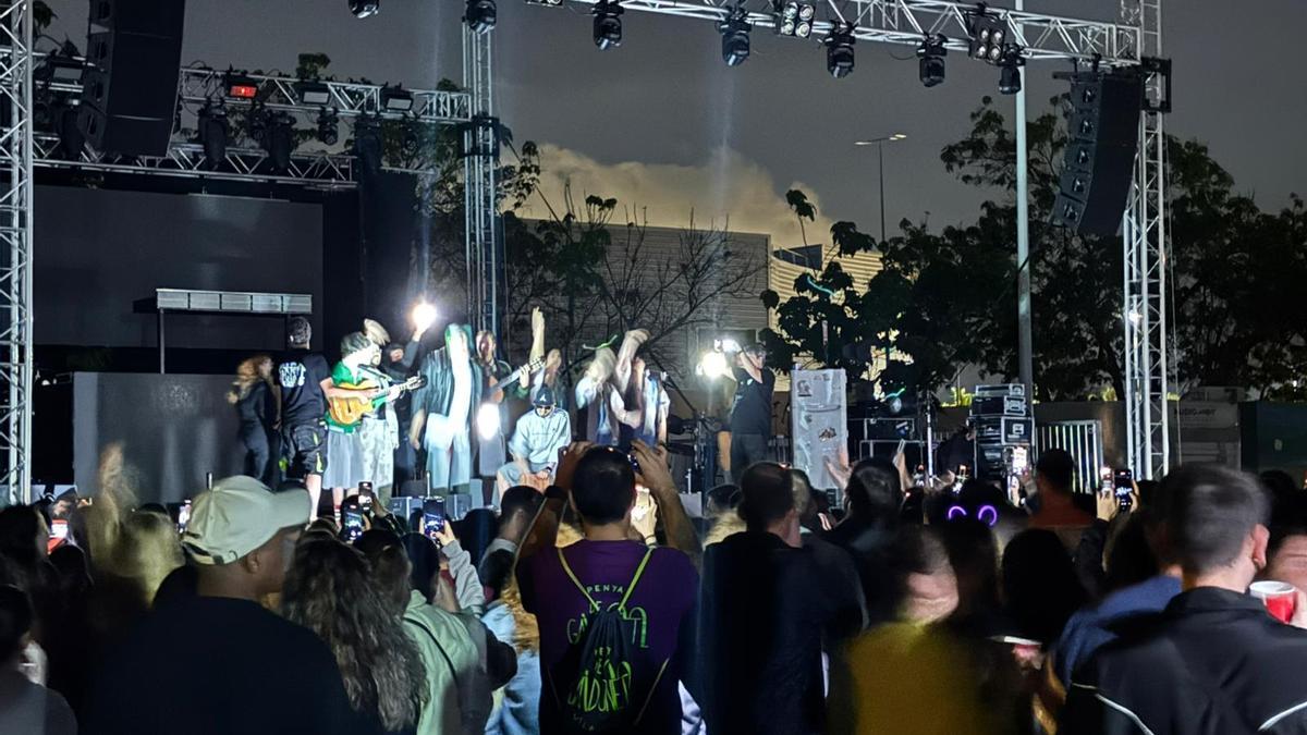 Vídeo: Un apagón obliga a suspender un concierto en las fiestas de Vila-real
