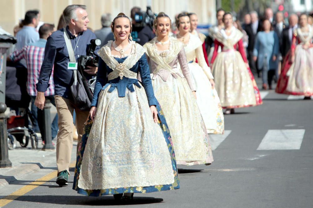 Homenaje a la Senyera de la agrupación de Fallas del Marítim