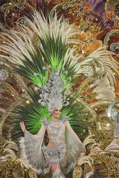 Candidatas durante la Gala de Elección a Reina del Carnaval de Santa Cruz