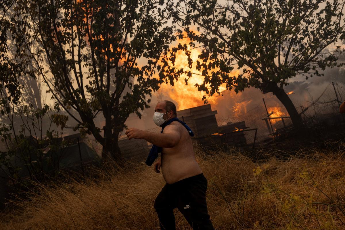Al menos a 26 personas muertas en una nueva ola de incendios en Grecia