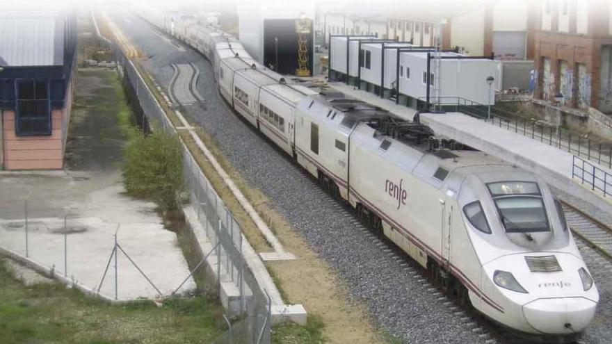 Un tren Alvia, en las proximidades de la estación de Zamora.