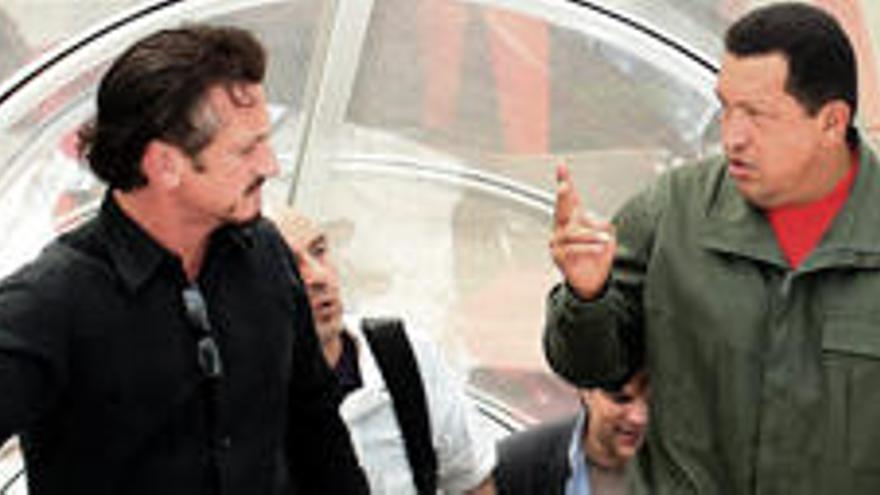 Sean Penn y Oliver Stone recuerdan a Chávez