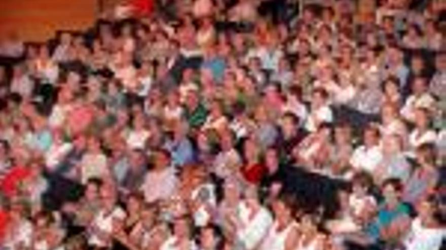 Girona Unes 700 persones a la diada de la Gent Gran