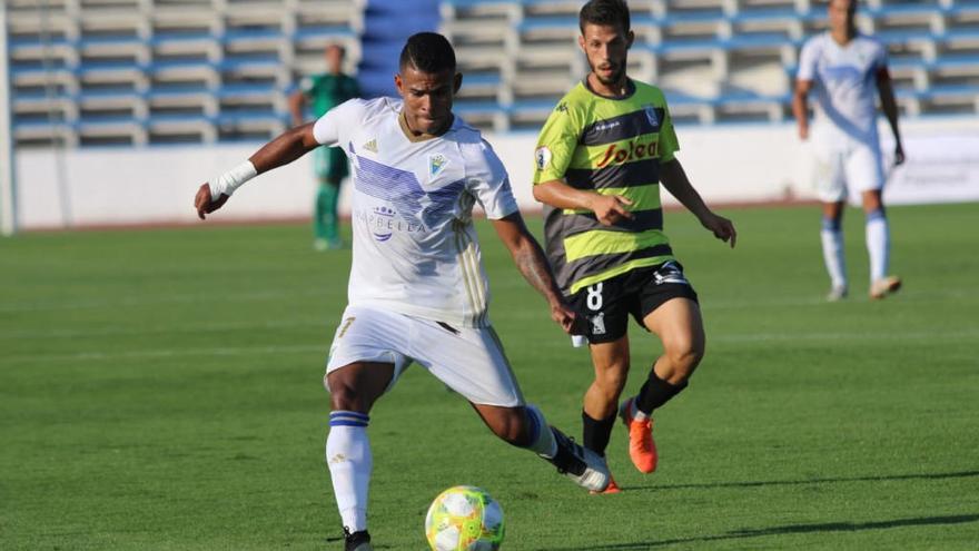 Juerguen, que fue el encargado de adelantar a los costasoleños en el minuto 2, en otra acción del partido.