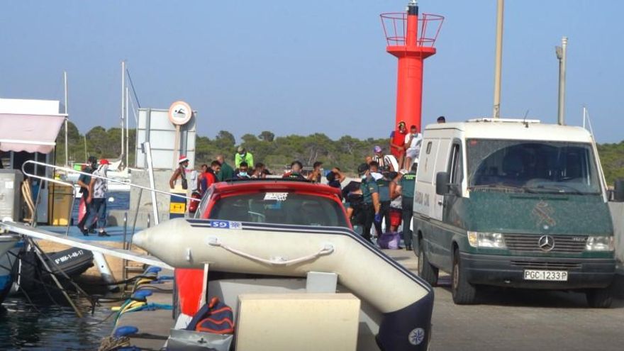 Ankunft eines Boots mit Flüchtlingen aus Algerien am 14.8.2021