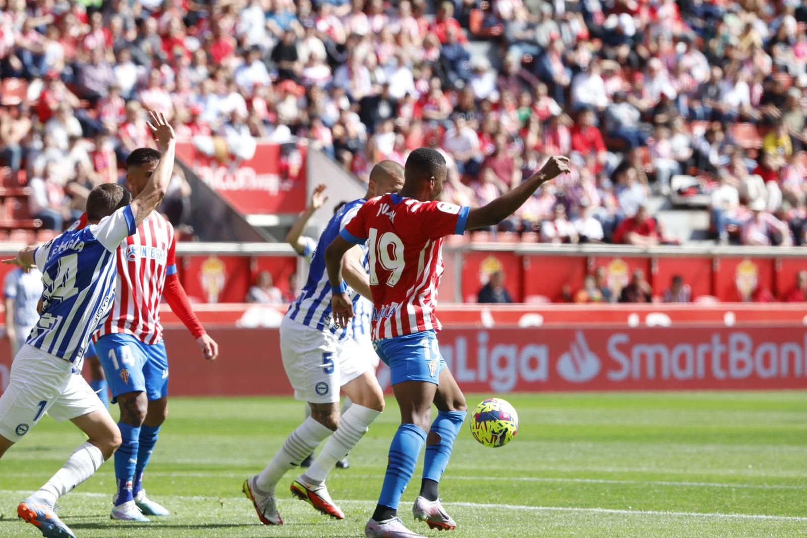 Así fue el encuentro entre el Sporting y el Alavés