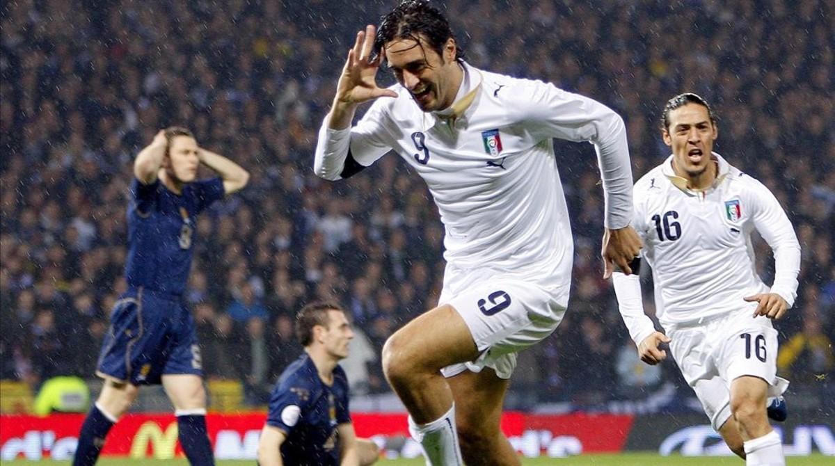 bgasulla7297777 italy s luca toni celebrates after scoring during 160504151733