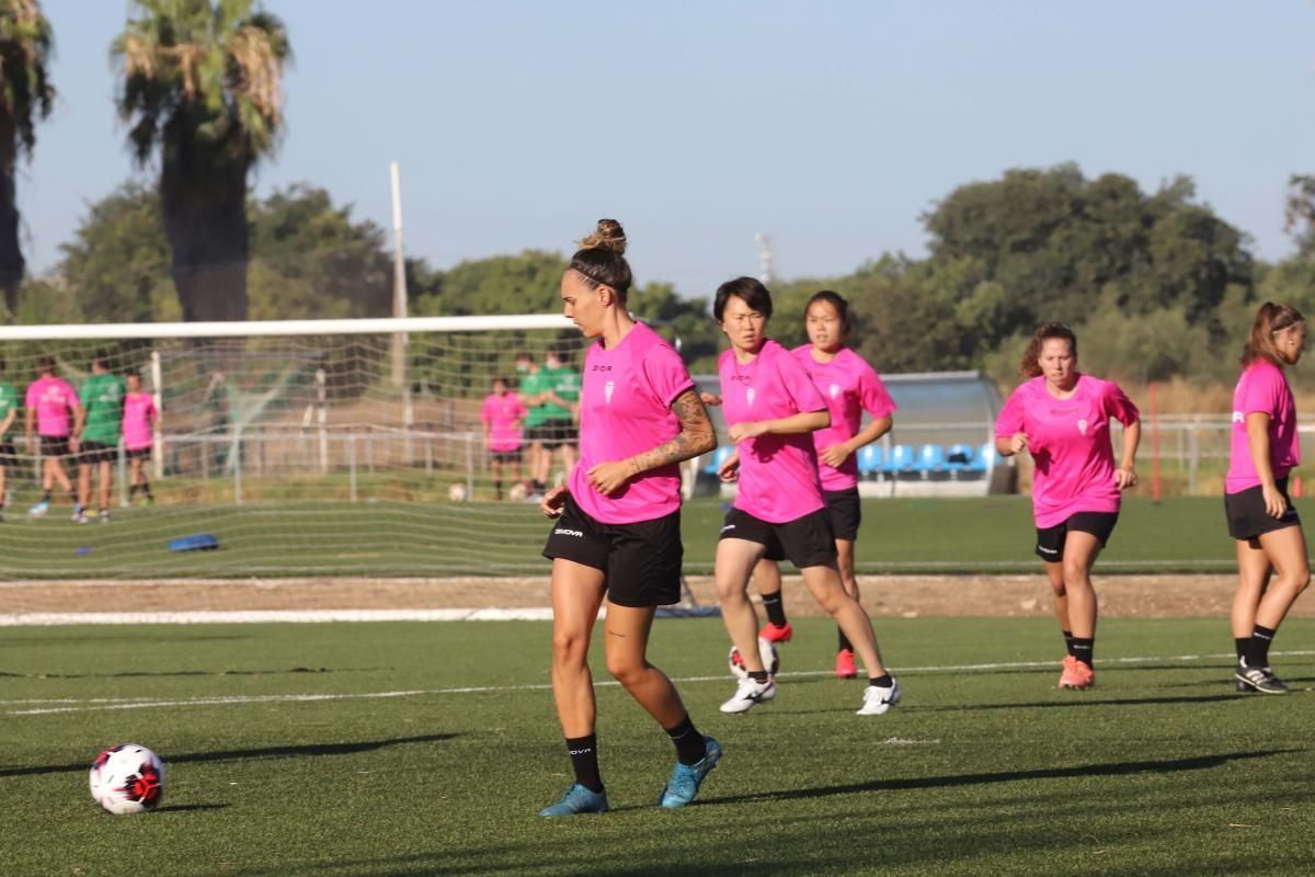 El Córdoba CF Femenino de Ariel Montenegro comienza a rodar