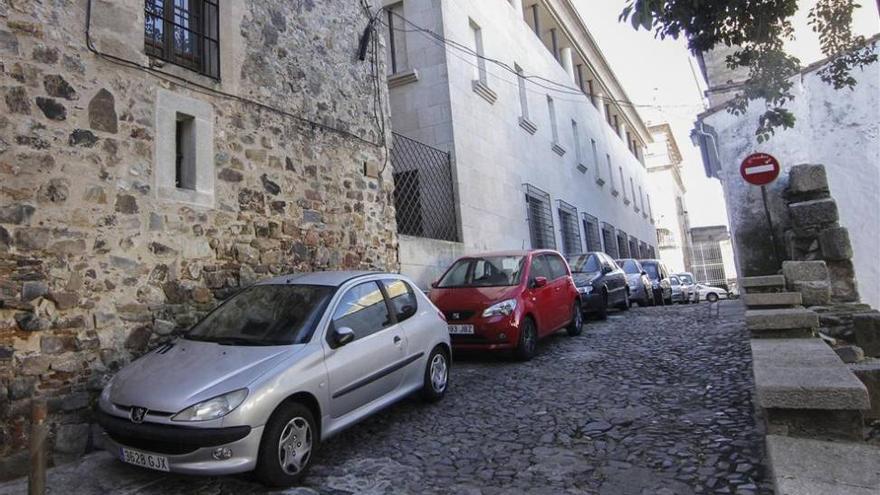 El registro para acceder a la parte antigua de Cáceres cuenta ya con 450 usuarios y 603 vehículos
