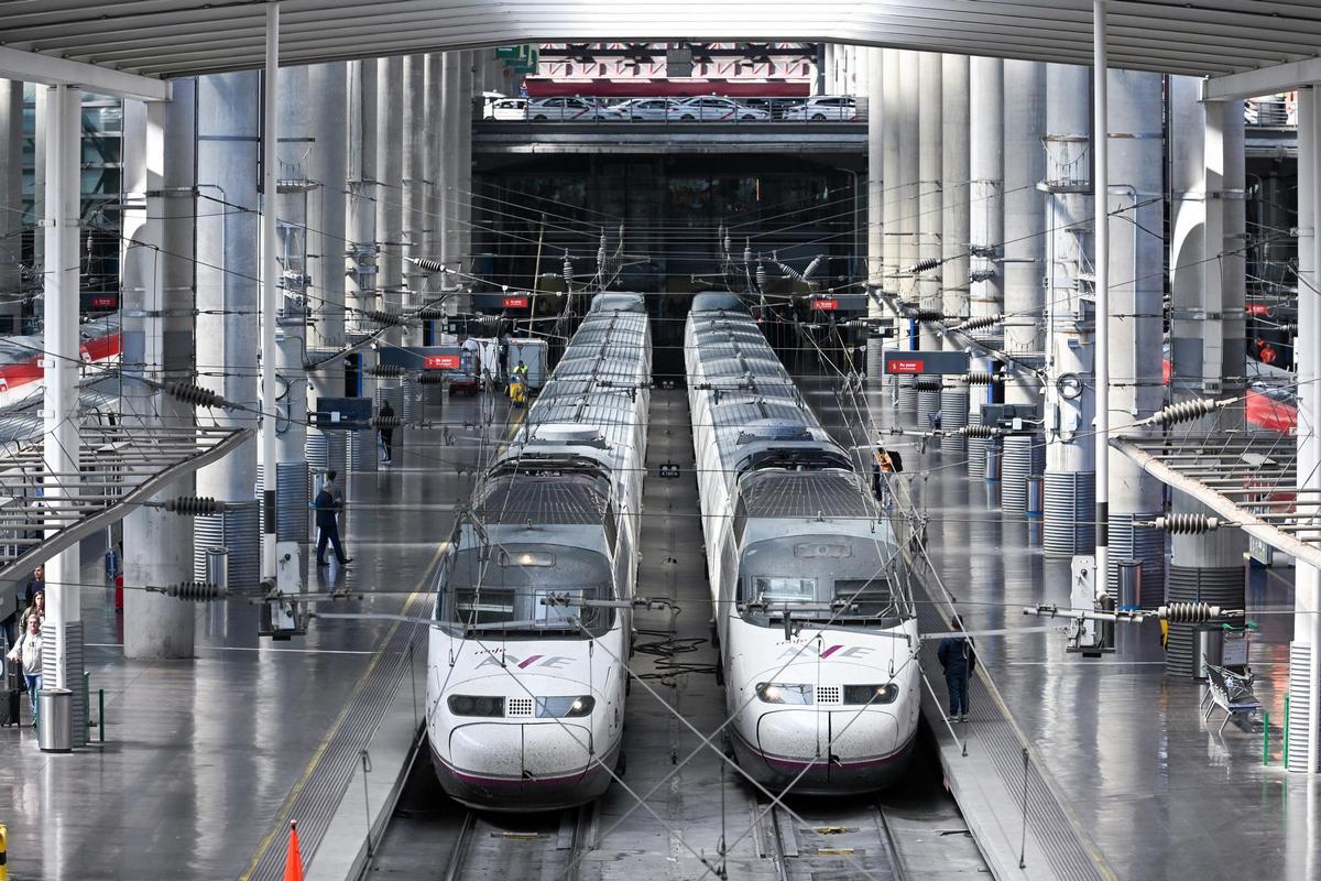 Trenes AVE en la estación Madrid-Puerta de Atocha-Almudena Grandes.