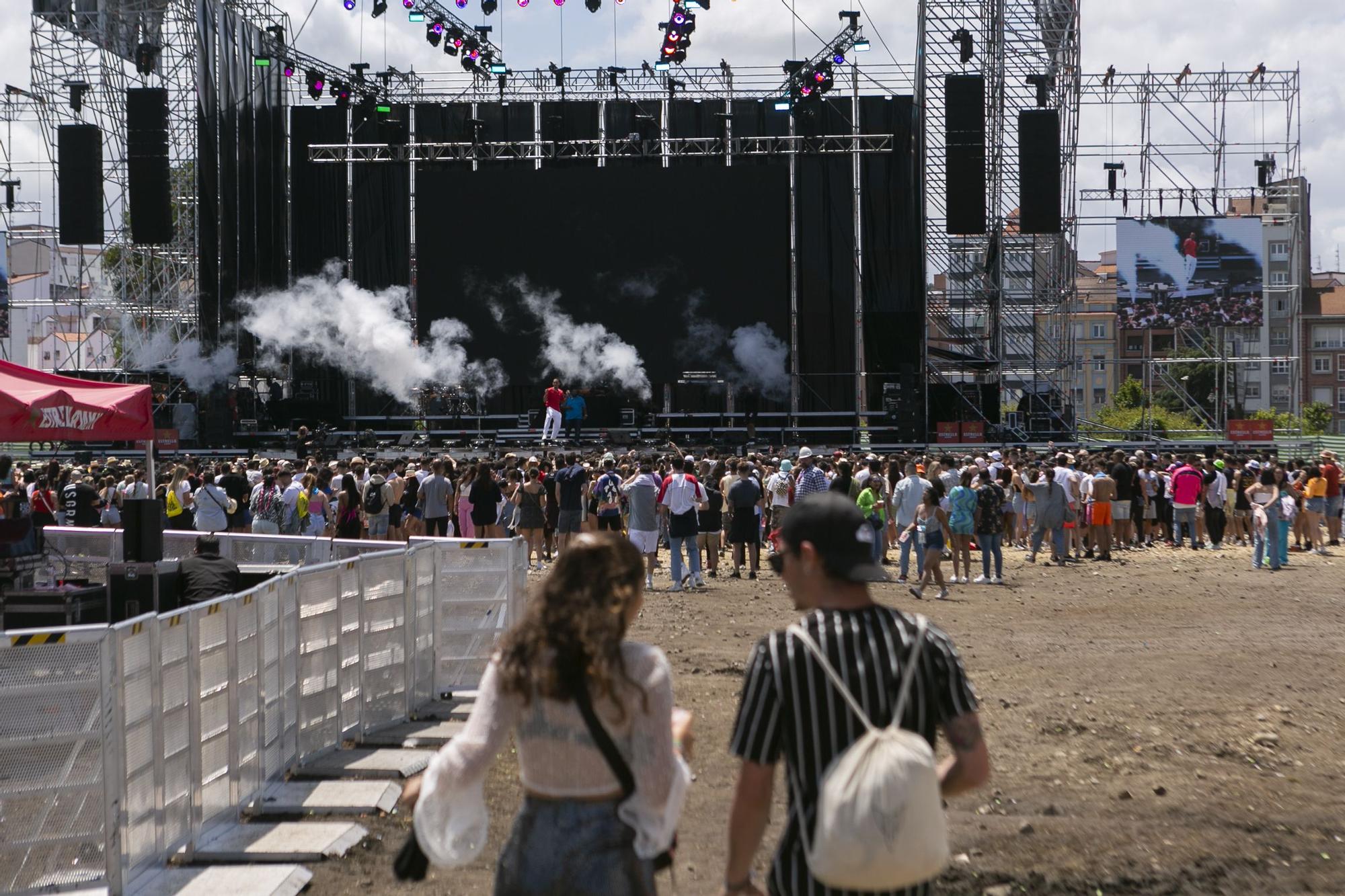 La segunda jornada del Reggaeton Beach Festival de Avilés, en imágenes